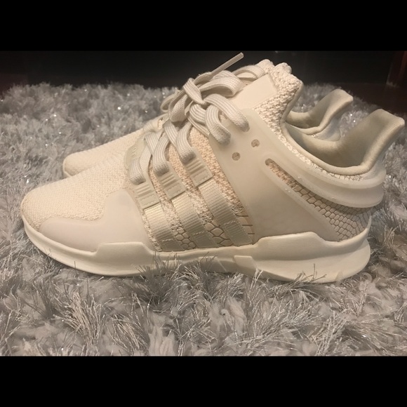 🍂  Adidas Women’s Sneakers.🍂 - Picture 3 of 5